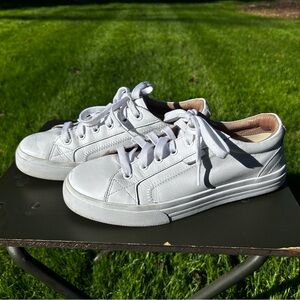 Taos Plim Soul Lux Ladies Sz 9